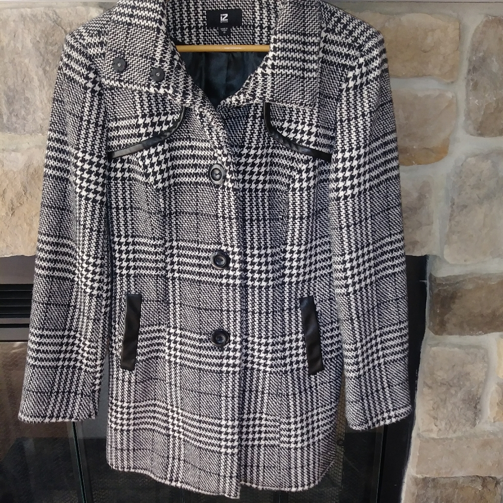 Coat - Picture 2 of 2